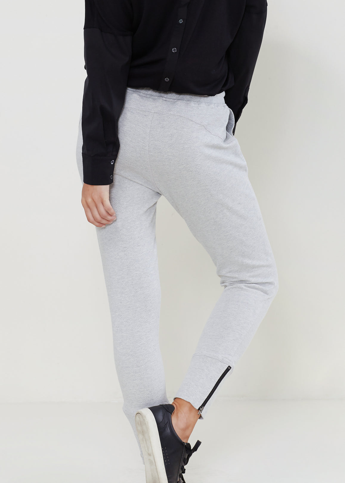 Women's Drawstring Waist Fitted Jogger Pants In Heather Grey