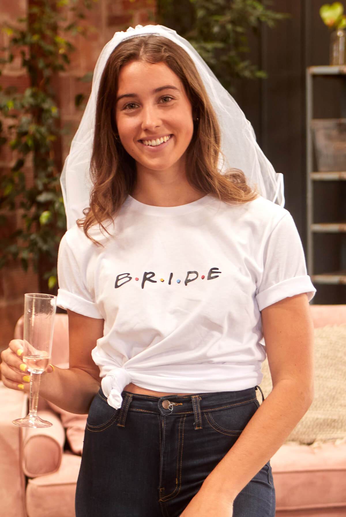 FRIENDS - Bride | Amigas 90s Tees